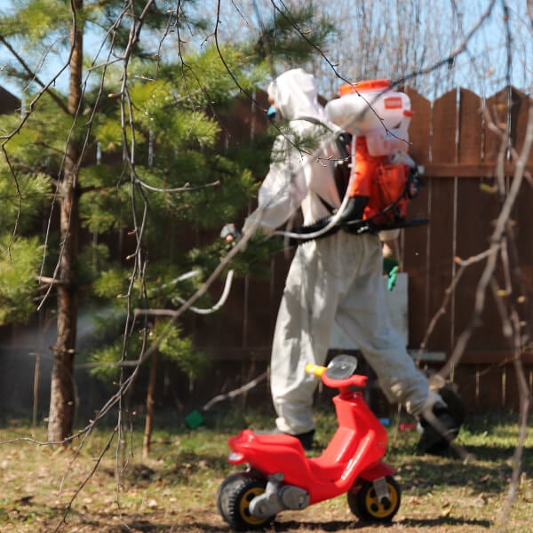 Обработка участка от клещей в Волжске?